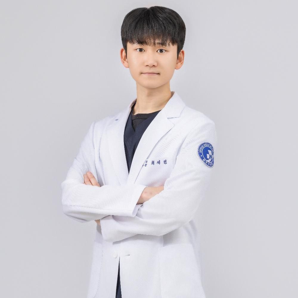 최석민 치과의사님의 전문가 이미지