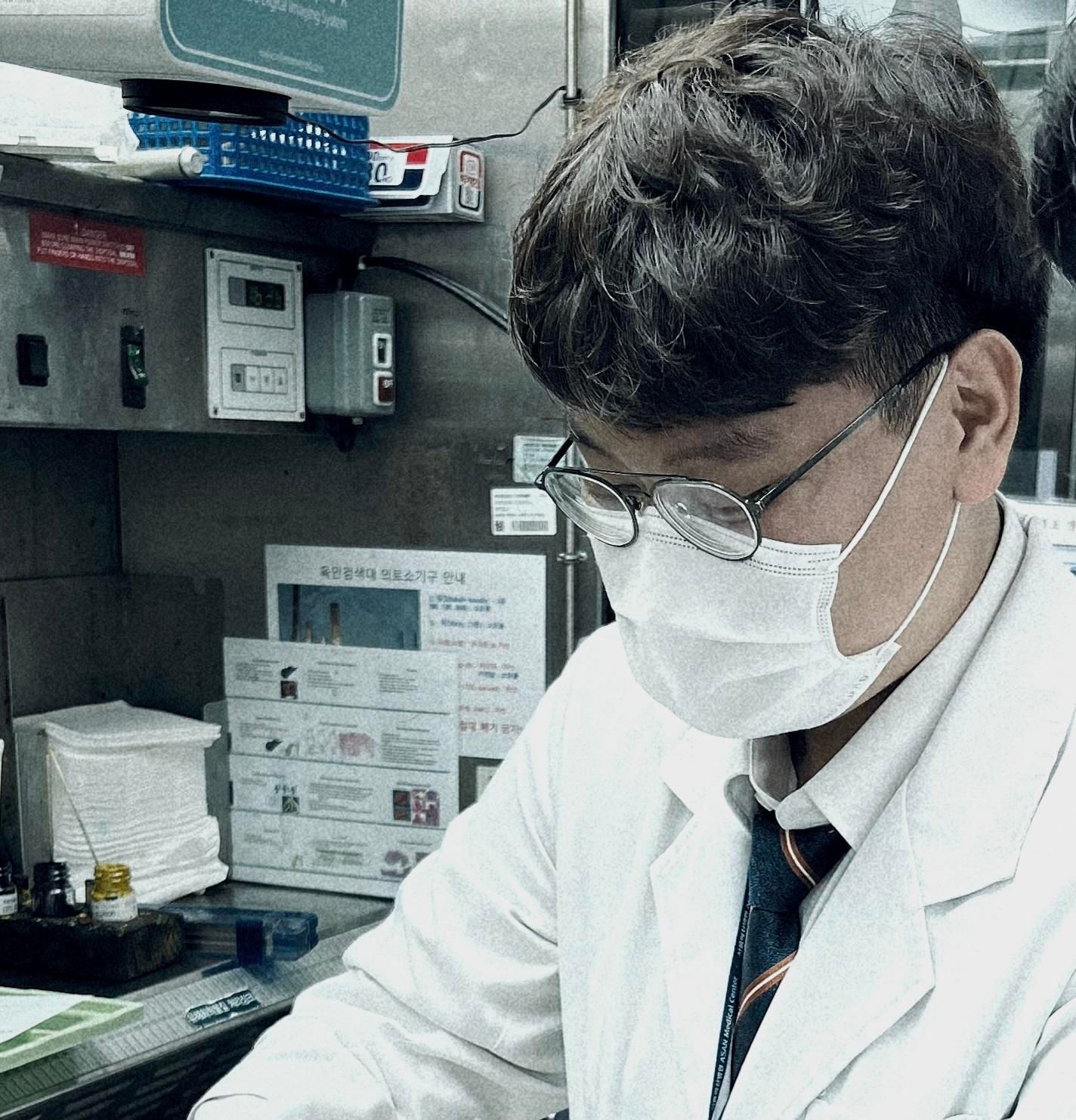 강한솔 의사님의 전문가 이미지