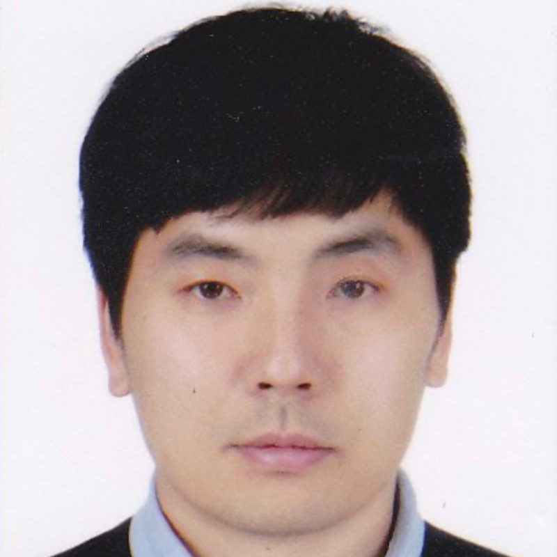 김철진 치과의사님의 전문가 이미지