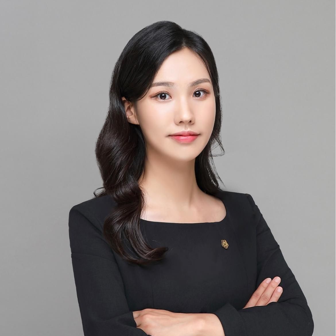 강민지 노무사님의 전문가 이미지