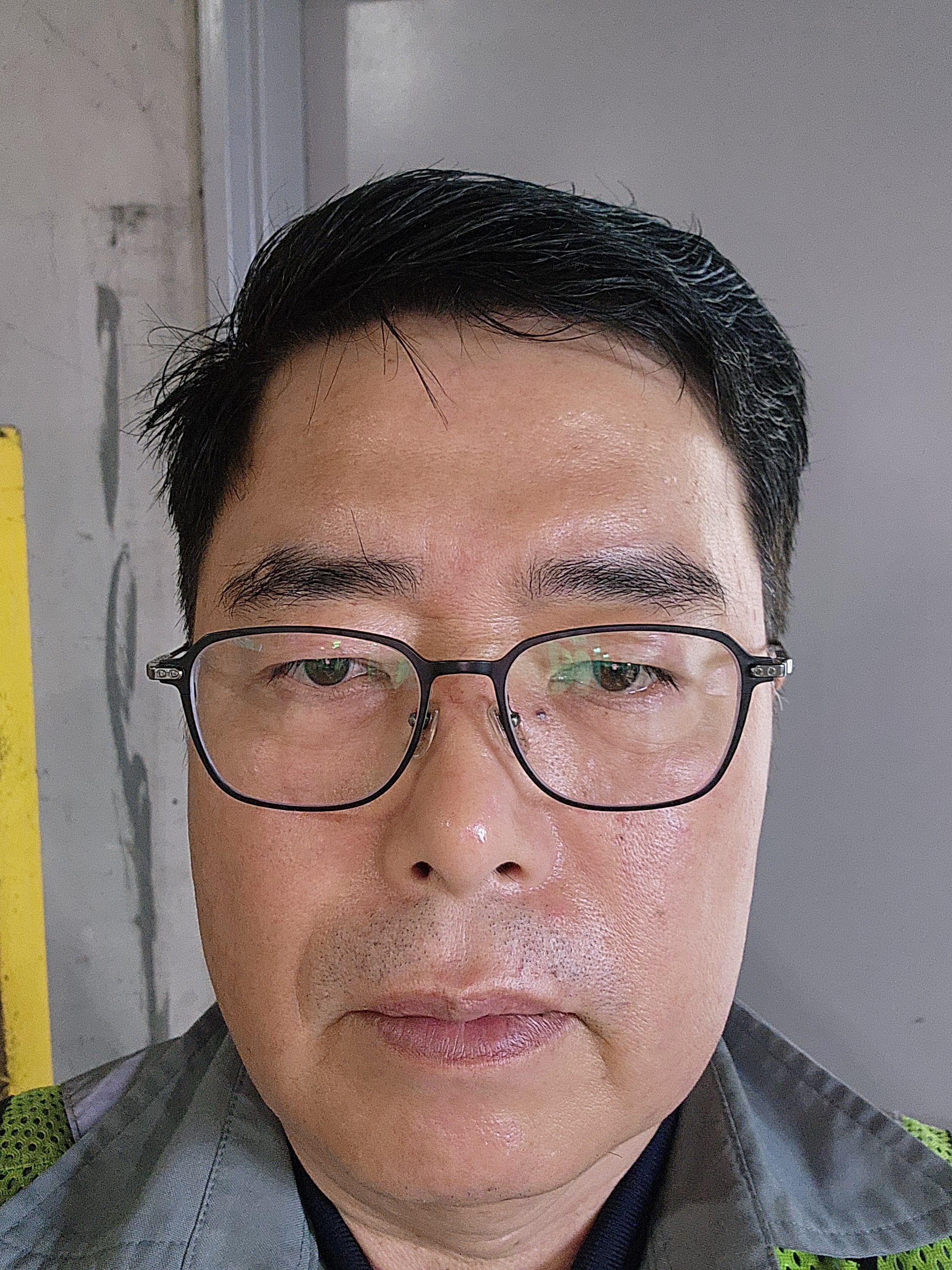 정철호 지게차운전기능사님의 전문가 이미지