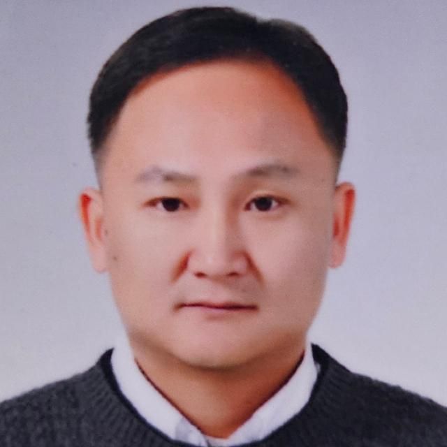 김지철 지게차운전기능사님의 전문가 이미지