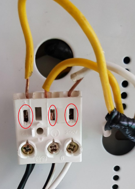 전기 전선 빼주는 방법이 궁금합니다.의 0번 째 이미지