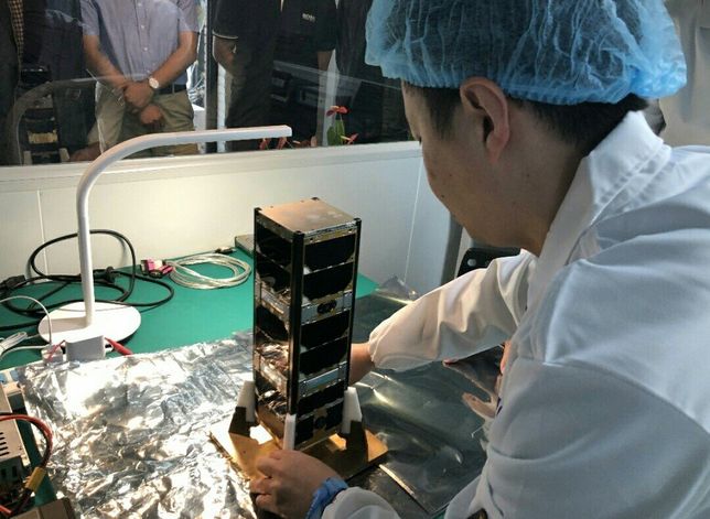 퀀텀이 쏘아 올렸다는 인공위성은 어떤 용도인가요?의 1번 째 이미지