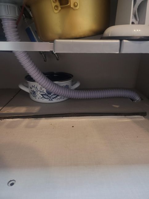 씽크대 하부장 분배기쪽 합판 썩음 이유가?의 0번 째 이미지