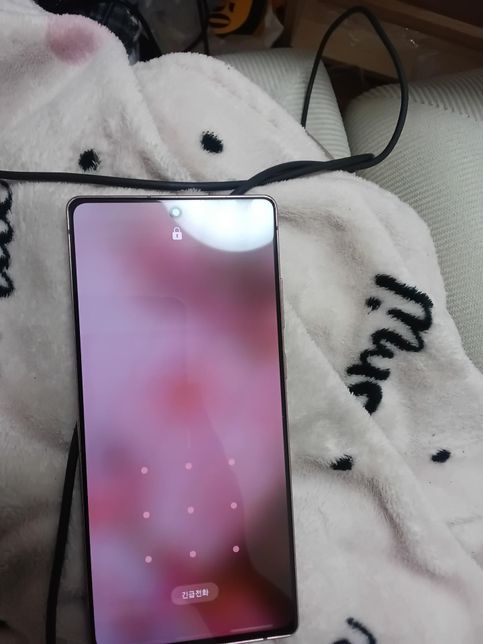 핸드폰이 안되는데 이유 알려주세요.의 0번 째 이미지