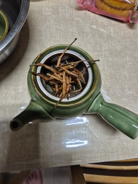 지인으로부터 중국의 봉황단총 이라는 차를 선물로 받았는데..의 0번 째 이미지