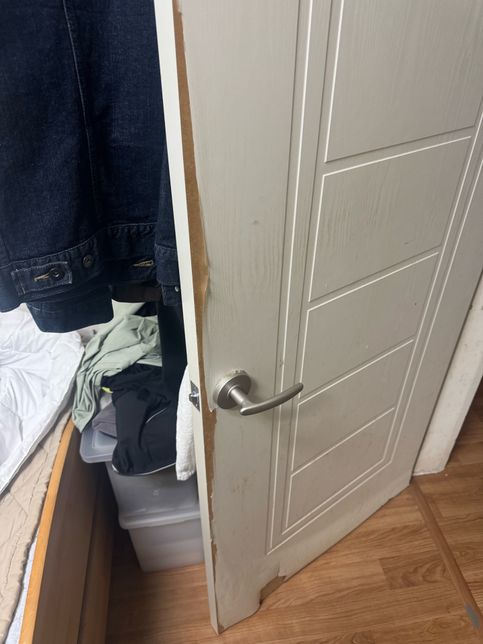 문 시트 훼손 관련해서 질문드립니다.의 0번 째 이미지