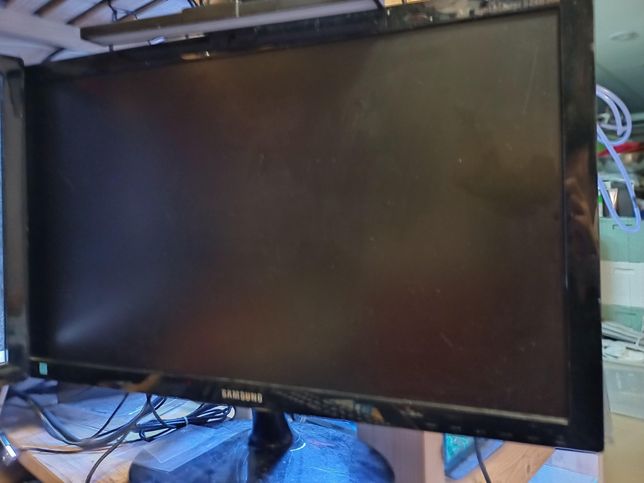 갑자기 PC모니터가 안켜집니다 이유랑 해결 방법이 뭔가요?의 0번 째 이미지