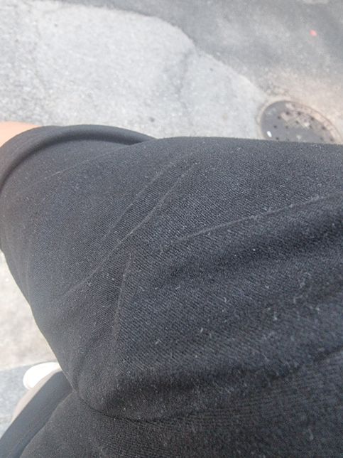 드럼세탁기로 세탁할 때 하얀 먼지 같은게 계속 붙네요 어떻게 해야 줄일 수 있을까요의 0번 째 이미지