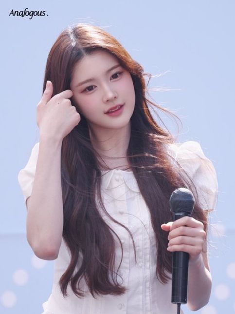 하츠투하츠 에이나가 입은 옷 정보거 궁금해요의 0번 째 이미지