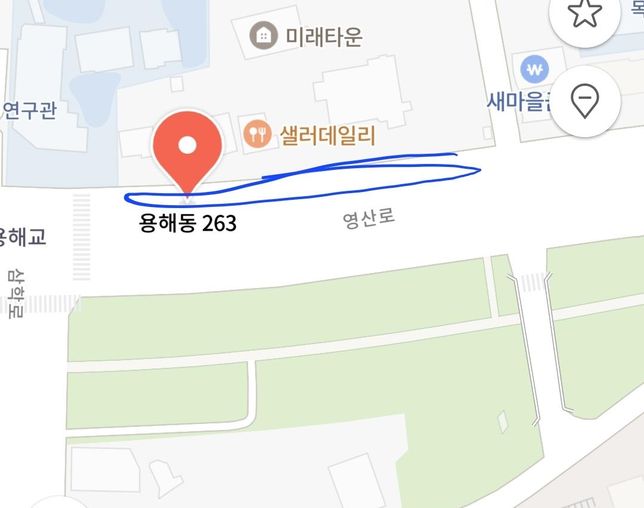 이 도로가에 주차 가능한 시간은 언제인가요?의 1번 째 이미지