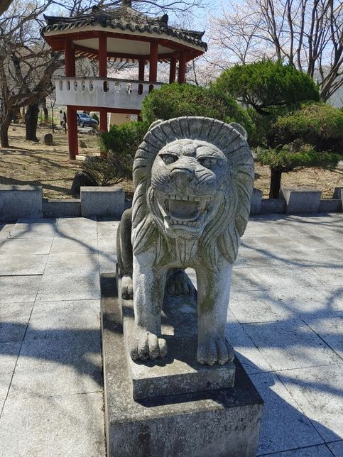 종교 시설들이 문을 닫아도 종교 지도자들은 왜 헌금이나 시주를 포함한 돈을 챙긴 뒤 책임을 지지 않아요?의 3번 째 이미지