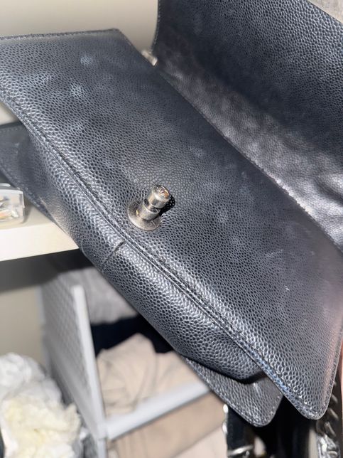 이거 설마 곰팡이인가요??????의 0번 째 이미지