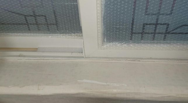 상가주택 외벽 창문 쪽 석고?로 치고 이중창 설치한 거 같은데...의 3번 째 이미지