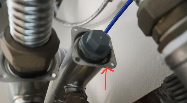 보일러 배관 분배기 누수가 있습니다.의 0번 째 이미지