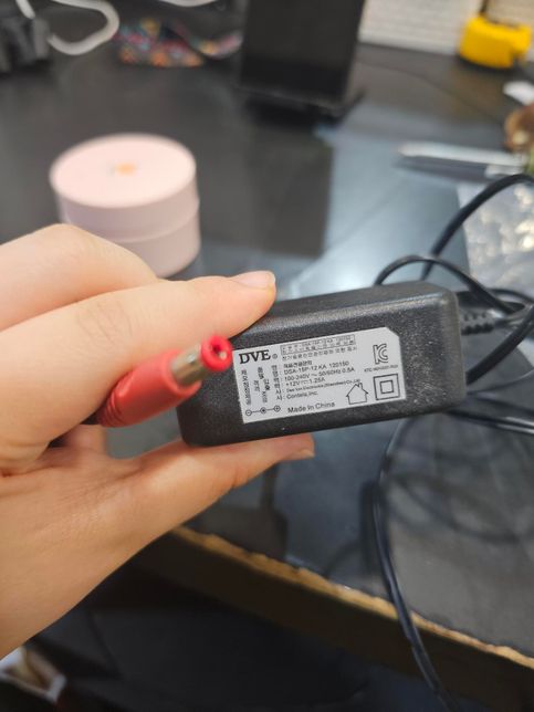 모니터선 질문. 모니터 회사에서도 모르겠대요ㅠ의 0번 째 이미지