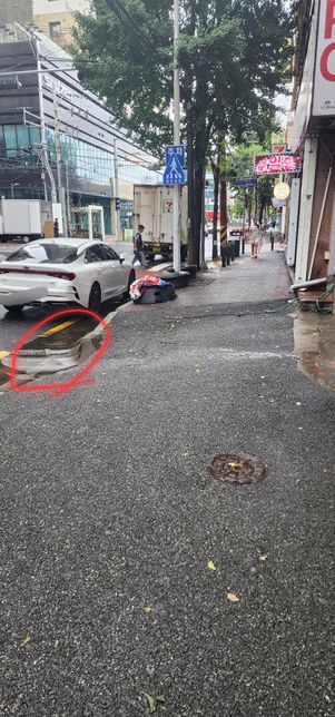 건물 주차장 출입중 도로 단차로 인한 하부 까임 소송이 답일까요?의 2번 째 이미지