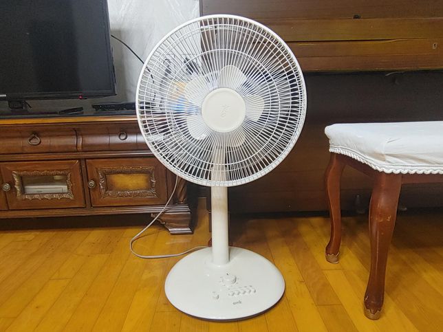 에어컨을 틀면 몸만 덜 더울 뿐 아니라 집에 습기도 사라지는 이유가 무엇 때문인가요?의 1번 째 이미지