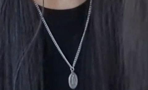 이 성모마리아 모양의 목걸이 어느 제품인지 알고싶습니다.의 0번 째 이미지