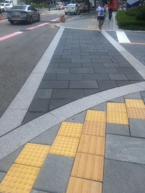 주차장 출구에서 사고를당했습니다. 합의금 얼마가 적당힌가요?의 0번 째 이미지