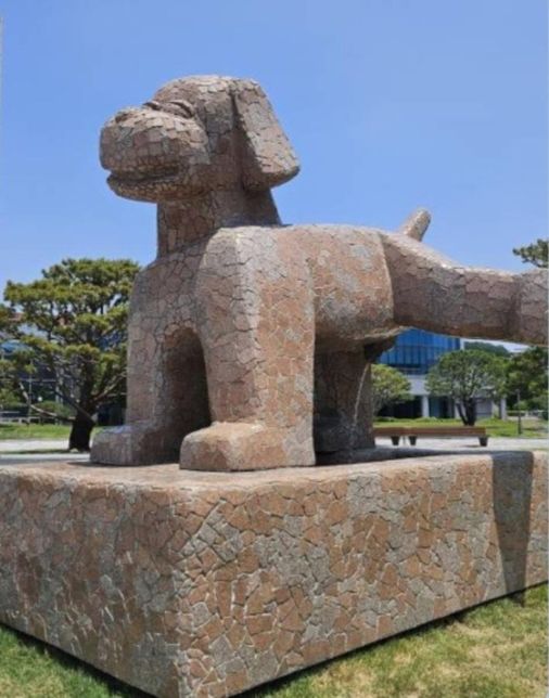 이 사진의 동상이 카이스트에 있는 동상이라는데 무엇을 의미하는지 궁금합니다.의 0번 째 이미지