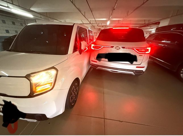 지하주차장 교행 접촉 사고 질문드립니다.의 0번 째 이미지