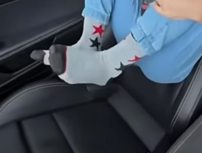 포르쉐 자동차는 빠르기가 얼마정도있데 10샬 정도되는 아이가 좌석에서 공중으로 뜨나요?의 0번 째 이미지