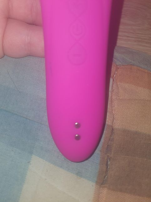 사진에 나와있는 물건을 충전하는 충전기의 종류를 알고 싶습니다.의 0번 째 이미지