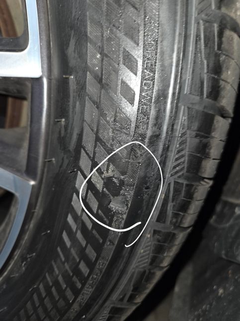 보도블럭에 타이어가 찍혔는데 운행 가능한지 궁금해요의 0번 째 이미지