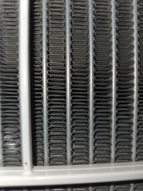 에어컨 뒤에가 한부분이 휘었어요. 어떻게해야하죠?의 0번 째 이미지