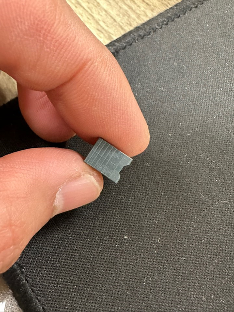 메인보드 램 슬롯의 이 부품이 부셔졌는데 교체할 수 있나요?의 0번 째 이미지