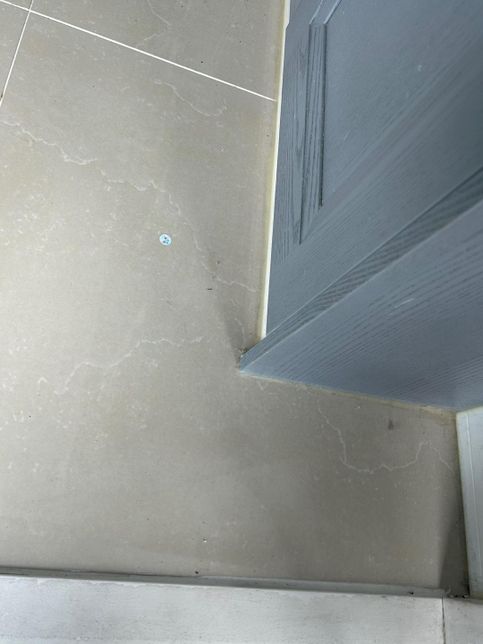 중문 앞에 폴리싱,포세린 타일 시공에 대한 질문의 0번 째 이미지