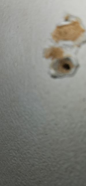 블라인드 설치하려고 하는데 커튼박스의 1번 째 이미지