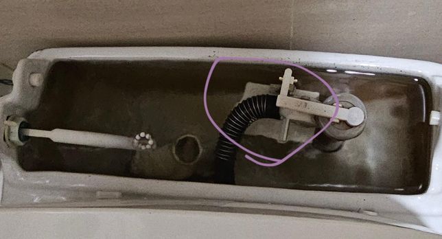 물 계속 흐르는데 변기 교체해야하나 요의 0번 째 이미지