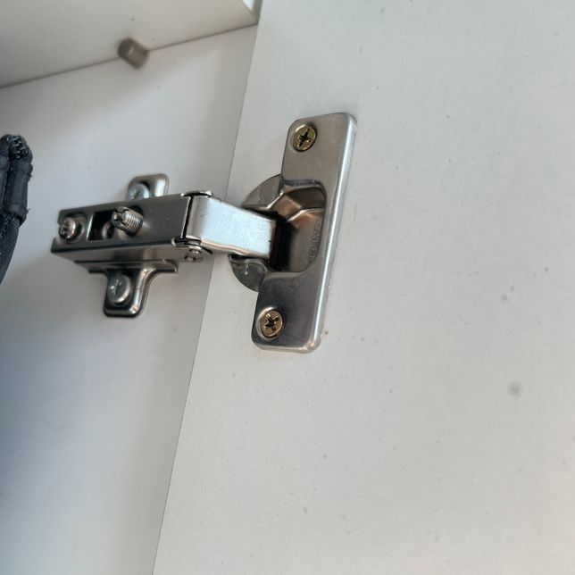 수납장 문을 반대쪽으로 달 수 있을까요?의 0번 째 이미지