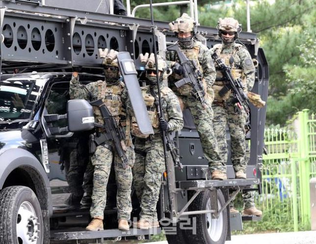 707특수임무단 복장 및 장비에 대해서...의 0번 째 이미지