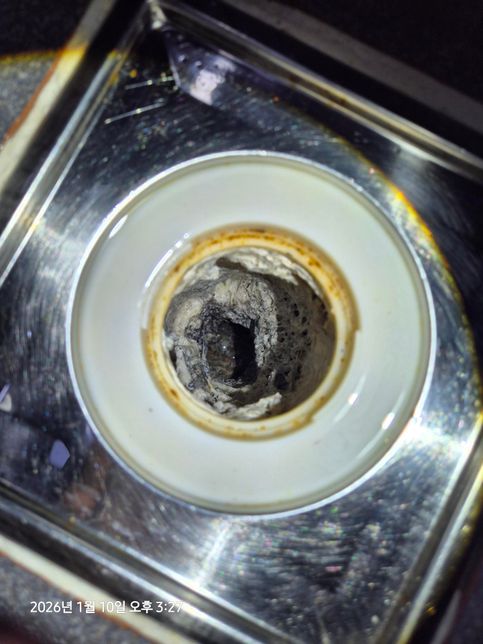 욕실 배수관 문제. 문의드려봅니다.의 0번 째 이미지