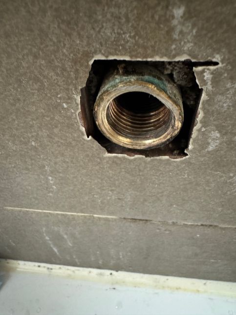 수전 교체하는데 테이프가 자꾸 말려요의 1번 째 이미지