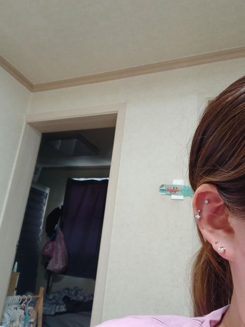 피어싱 귀테리어 어떤지 평가해주세용의 0번 째 이미지