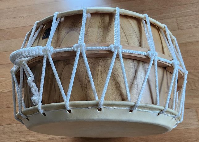 사진속 악기는 무언가요? 장구인가요?의 1번 째 이미지