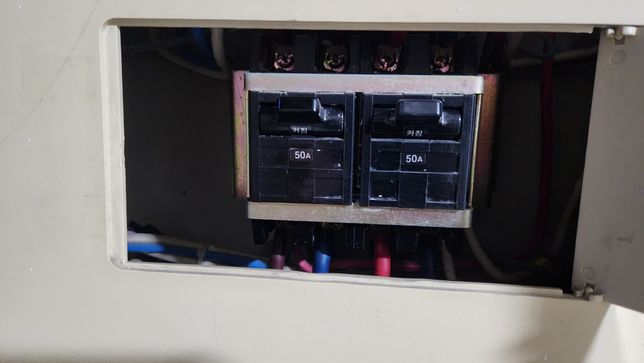 아파트 복도 배선차단기가 자꾸 내려가서 정전됩니다. 원인이 뭘까요?의 0번 째 이미지