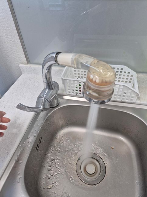 계수대 수도를 온수쪽으로 돌리면 물이 안나옵니다.의 0번 째 이미지