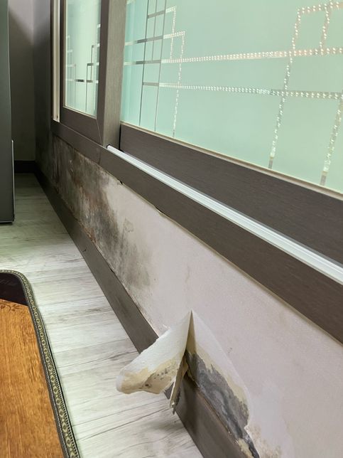 매매후 결로로 인한 곰팡이 발견. 보상을 원하지 않는 매매자와 분쟁을 해결하고 싶습니다.의 0번 째 이미지