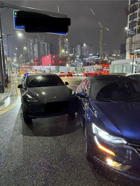 정차후직진차량과 우회전차량 사고 과실비율의 0번 째 이미지