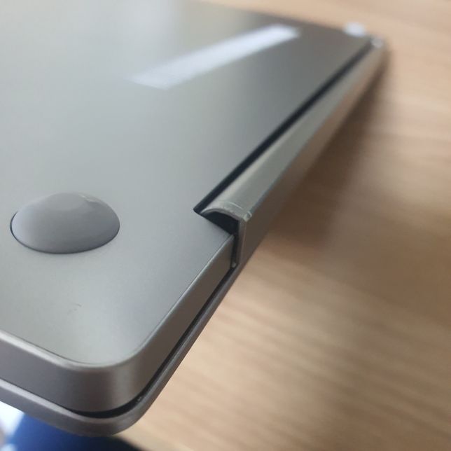 삼성 노트북 힌지 (연결부위) 파손 문의합니다의 1번 째 이미지