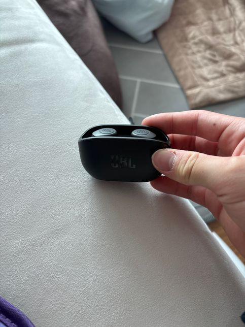 <사진첨부> JBL 이어폰 기종이뭔가요??의 0번 째 이미지