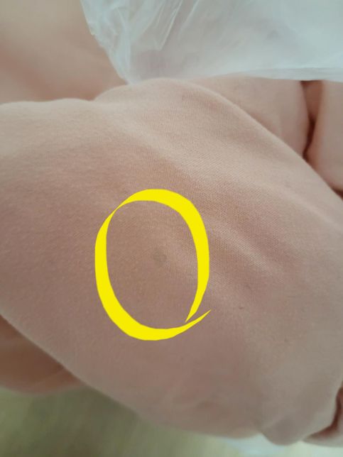 이불에 얼룩인가요 곰팡이 인가요?(사진 다시 찍어 재질문합니다)의 0번 째 이미지