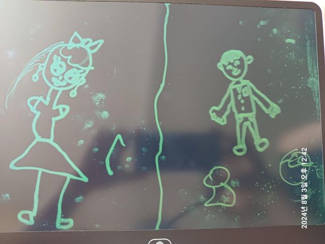 오른쪽 왼쪽 그림중 잘그린것을 뽑아주세요의 0번 째 이미지