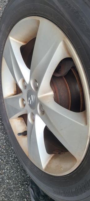 타이어 휠 상태 좀 봐주세요.....의 0번 째 이미지